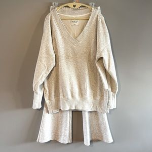 Abercrombie & Fitch Soft A & F Light Heather Gray Pant & Sweater Set | SZ M